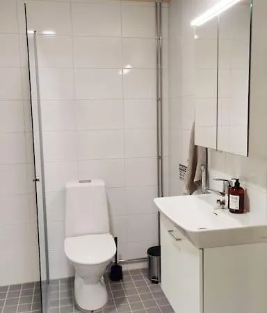 Lovely Peaceful - Close To Airport, Free Parking Апартаменты *