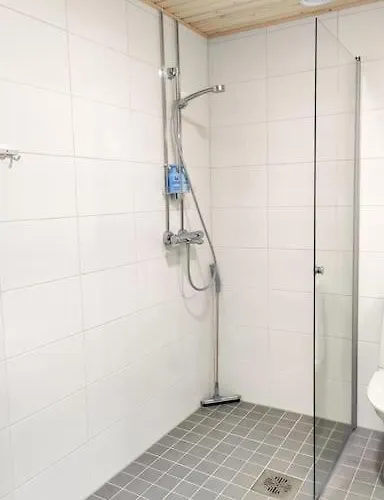 Lovely Peaceful - Close To Airport, Free Parking 아파트