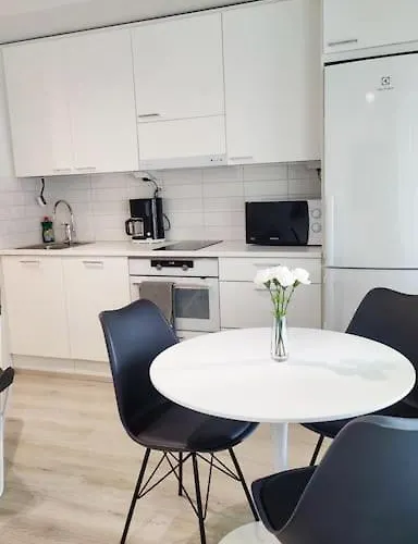 Lovely Peaceful - Close To Airport, Free Parking 아파트 반타